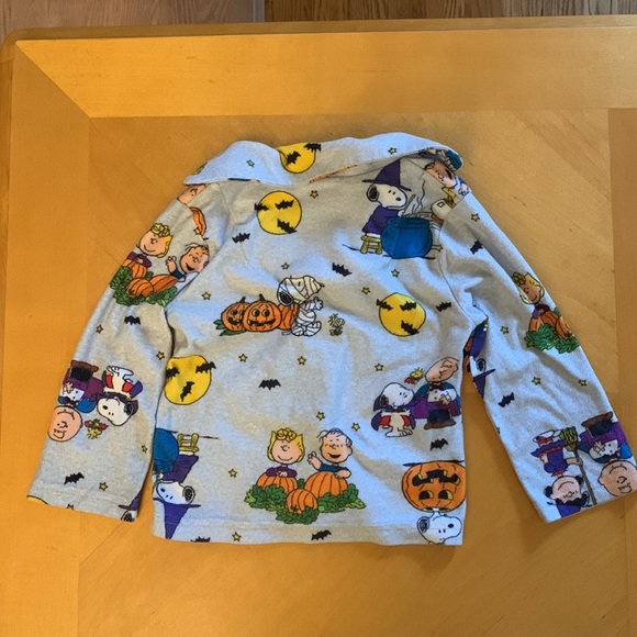 Halloween themed Peanuts pajama top - Picture 4 of 4